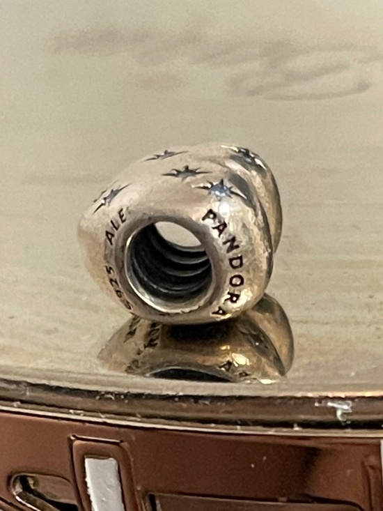 Pandora Cinderella Charm - Picture 3 of 5